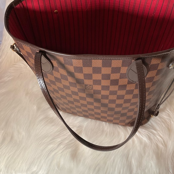 LOUIS VUITTON MM TOTE - Picture 15 of 16